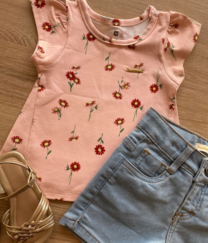 fernandaramoskids com br Conjunto Infantil Feminino Blusa Salmão Estampada e Short Jeans1