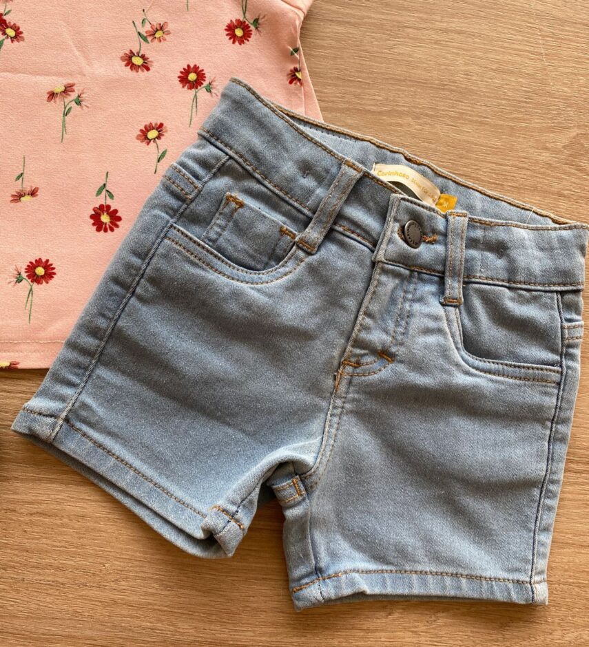 fernandaramoskids com br Conjunto Infantil Feminino Blusa Salmão Estampada e Short Jeans2