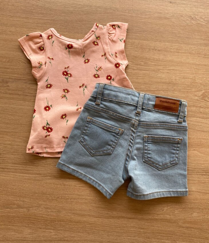 fernandaramoskids com br Conjunto Infantil Feminino Blusa Salmão Estampada e Short Jeans3