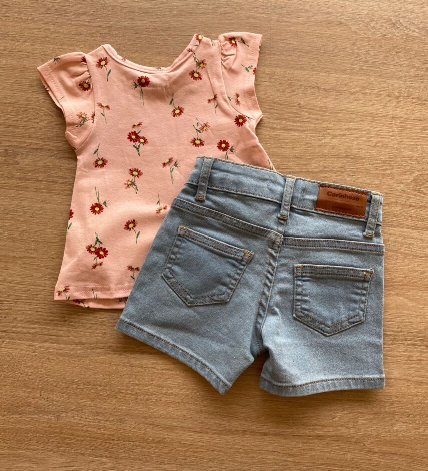 fernandaramoskids com br Conjunto Infantil Feminino Blusa Salmão Estampada e Short Jeans3