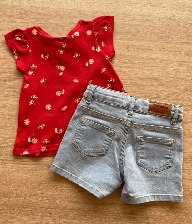 fernandaramoskids com br Conjunto Infantil Feminino Blusa Vermelha Estampada e Short Jeans3