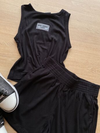 fernandaramoskids com br Conjunto Infantil Feminino Canelado Regata e Short Preto1