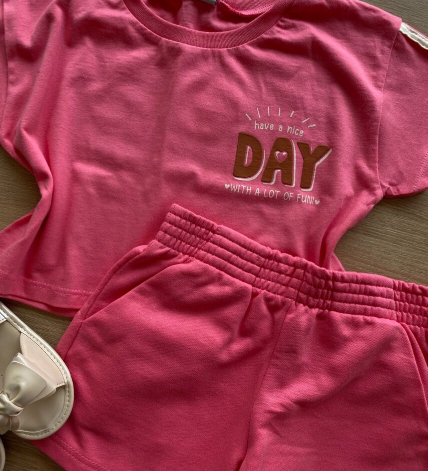 fernandaramoskids com br Conjunto Infantil Feminino Cropped e Short Rosa1