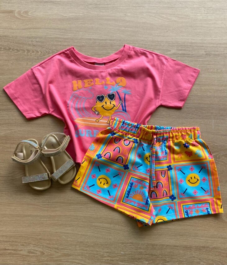 Conjunto Infantil Feminino Cropped Hello Rosa e Short Estampado Fernnada Ramos Kids