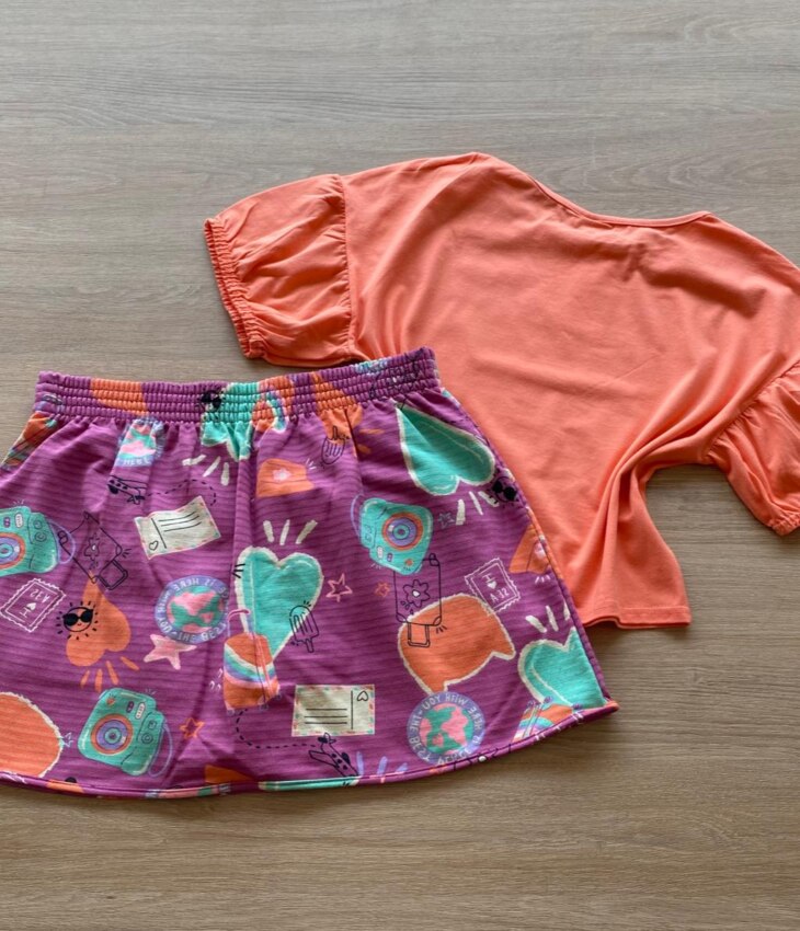 fernandaramoskids com br Conjunto Infantil Feminino Cropped Laranja e Short Saia Estampado3