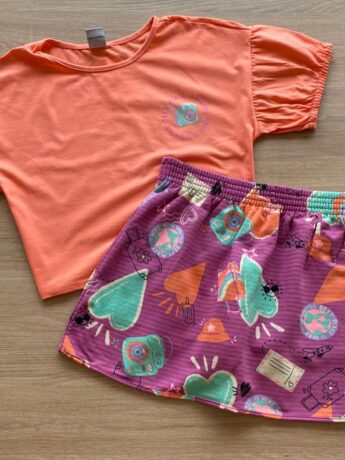Conjunto Infantil Feminino Cropped Laranja e Short Saia Estampado Fernanda Ramos Kids