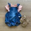 Conjunto Infantil Feminino Jardineira Jeans e Blusa Salmão Fernanda Ramos Kids