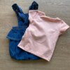 fernandaramoskids com br Conjunto Infantil Feminino Jardineira Jeans e Blusa Salmão3