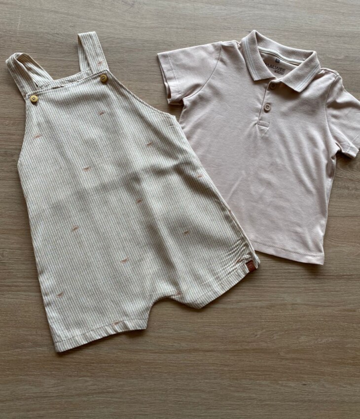 fernandaramoskids com br Conjunto Infantil Masculino Camiseta Polo e Jardineira Listrada Bege2