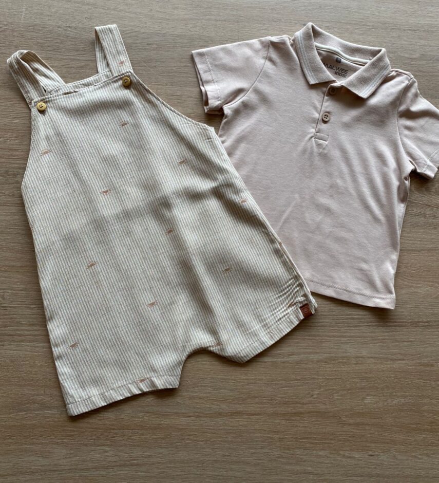 fernandaramoskids com br Conjunto Infantil Masculino Camiseta Polo e Jardineira Listrada Bege2