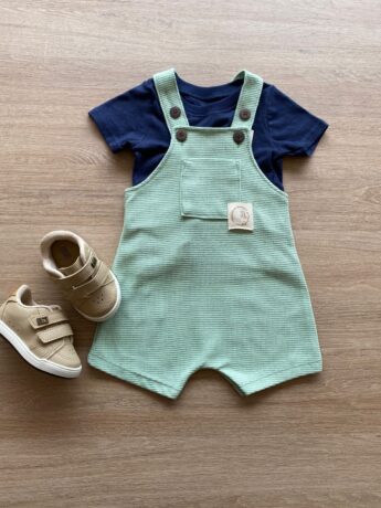 Conjunto Infantil Masculino Jardineira Verde e Camiseta Azul Marinho Fernanda Ramos Kids