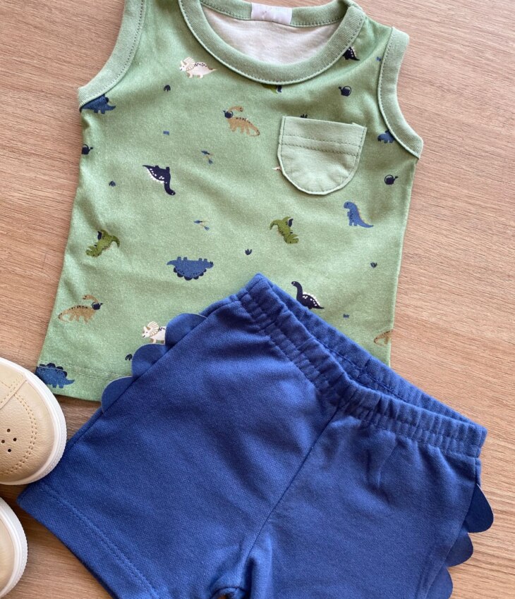 fernandaramoskids com br Conjunto Infantil Masculino Regata Dinossauros e Bermuda Azul1