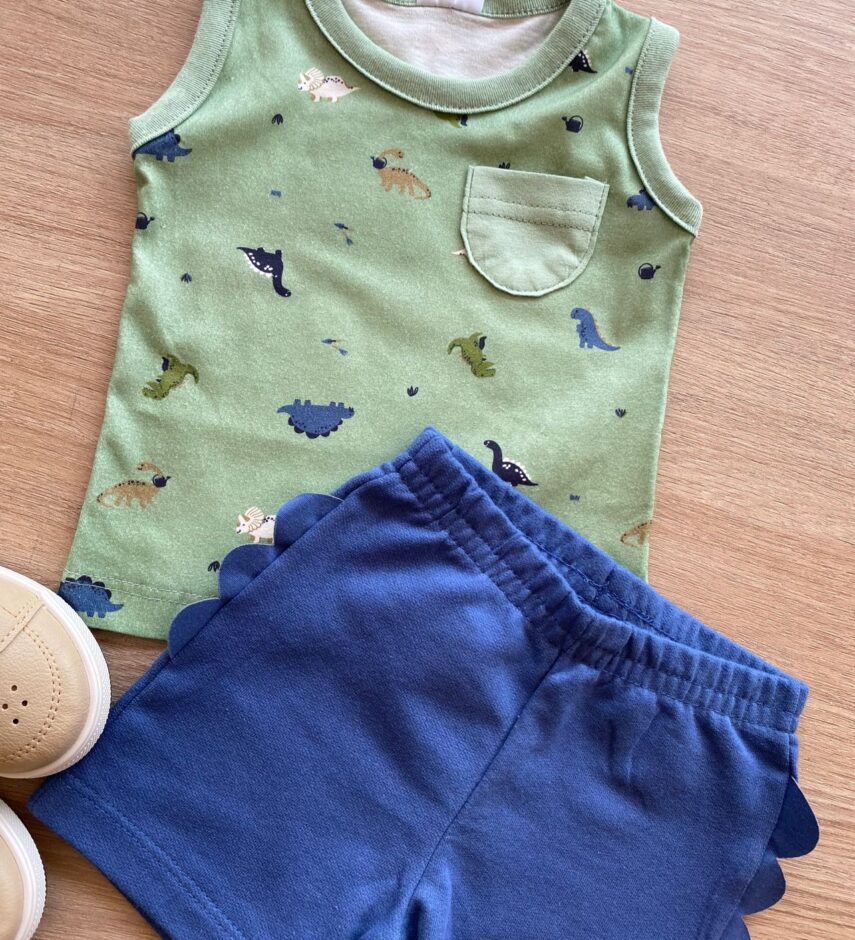 fernandaramoskids com br Conjunto Infantil Masculino Regata Dinossauros e Bermuda Azul1