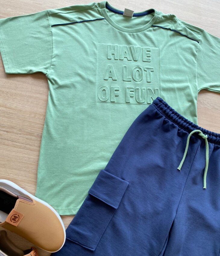 fernandaramoskids com br Conjunto Masculino Infantil Camiseta Verde e Bermuda Azul Marinho1