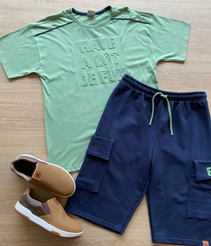 Conjunto Masculino Infantil Camiseta Verde e Bermuda Azul Marinho Fernanda Ramos Kids