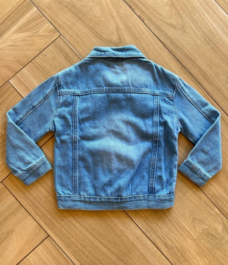 Jaqueta Infantil Feminina Jeans Claro com Detalhe e Bolsos Fernanda Ramos Kids