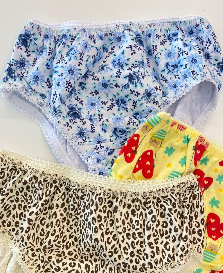 fernandaramoskids com br Kit 3 Calcinhas Infantil Feminina de Algodão Estampadas2
