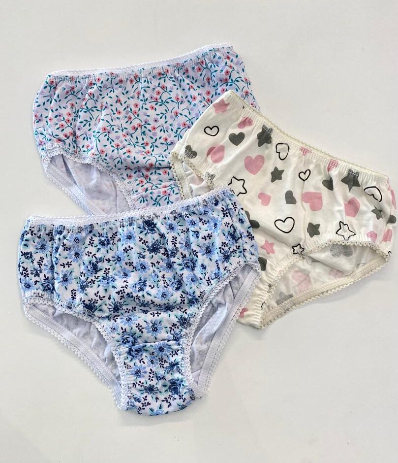 fernandaramoskids com br Kit 3 Calcinhas Infantil Feminina Estampadas em Algodão1