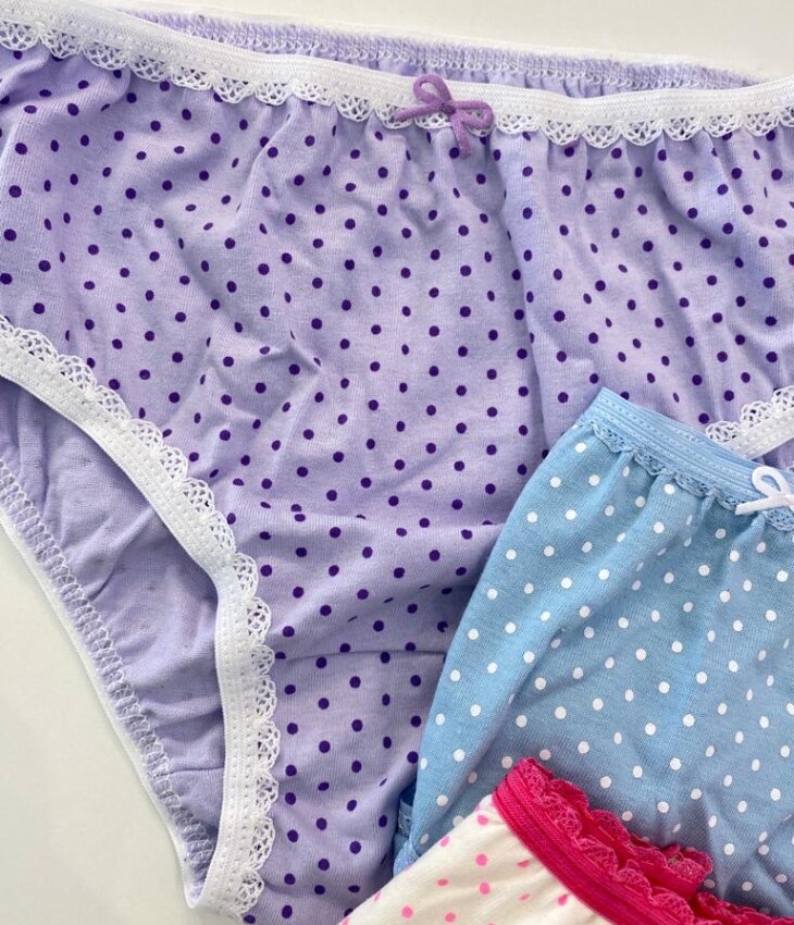fernandaramoskids com br Kit 3 Calcinhas Infantil Feminina Poá Lilás, Azul e Branca1