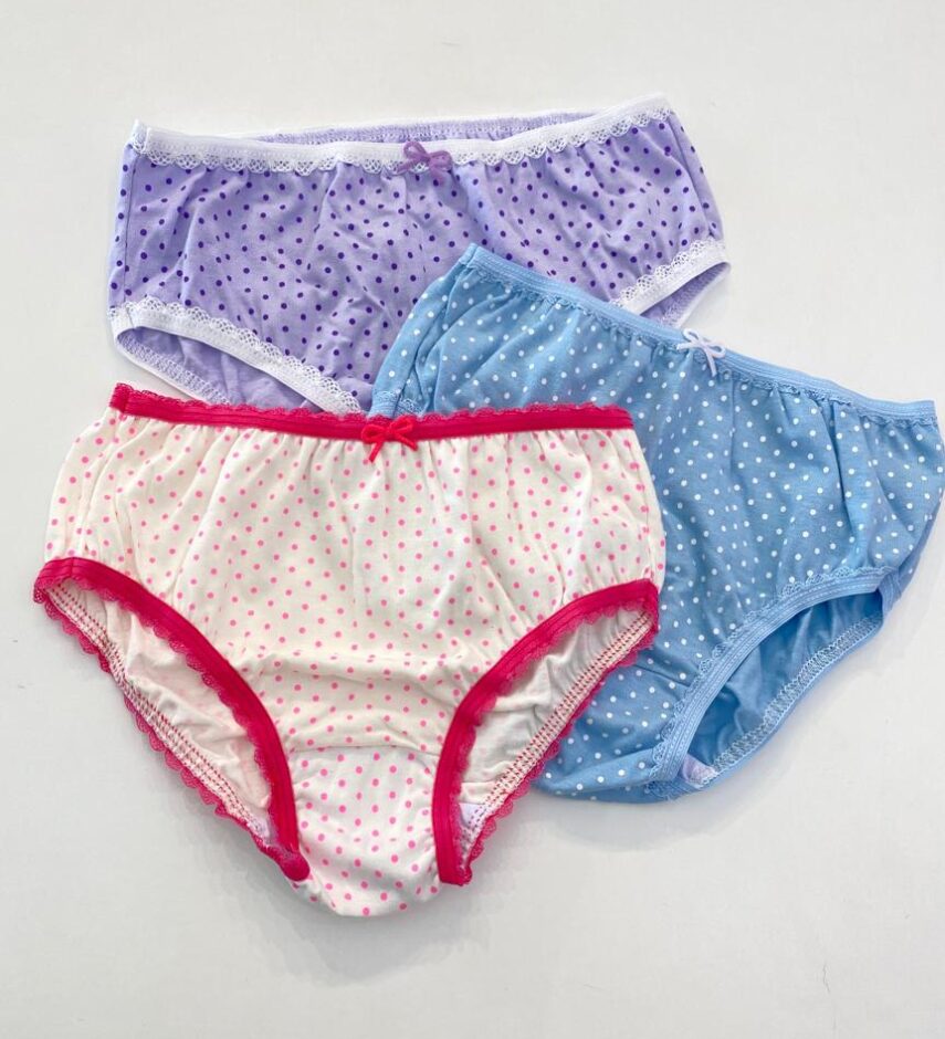 fernandaramoskids com br Kit 3 Calcinhas Infantil Feminina Poá Lilás, Azul e Branca3