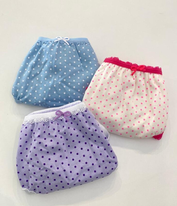 Kit 3 Calcinhas Infantil Feminina Poá Lilás, Azul e Branca Fernanda Ramos Kids