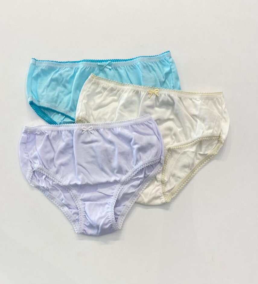 fernandaramoskids com br Kit Calcinha Infantil Feminina de Algodão Azul, Off White e Branca4