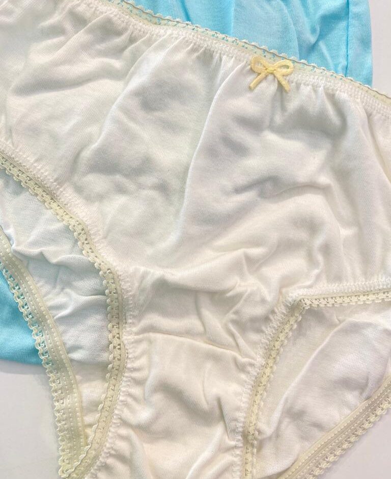 fernandaramoskids com br Kit Calcinha Infantil Feminina de Algodão Azul, Off White e Branca6