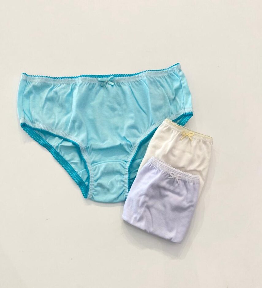 Kit Calcinha Infantil Feminina de Algodão Azul, Off White e Branca Fernanda Ramos Kids