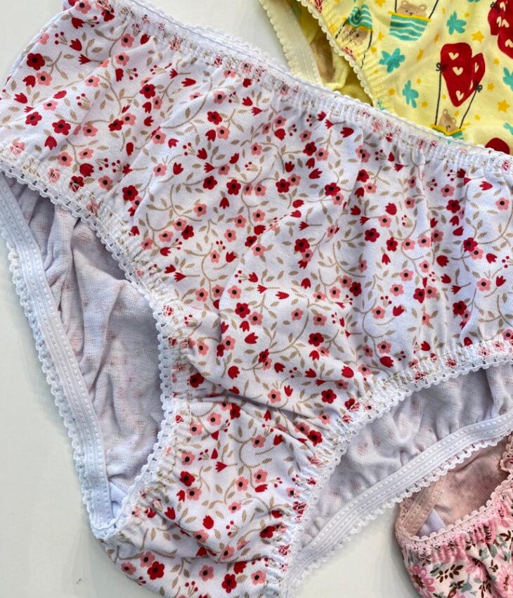 fernandaramoskids com br Kit Calcinha Infantil Feminina Estampada Branca, Amarela e Rosa3