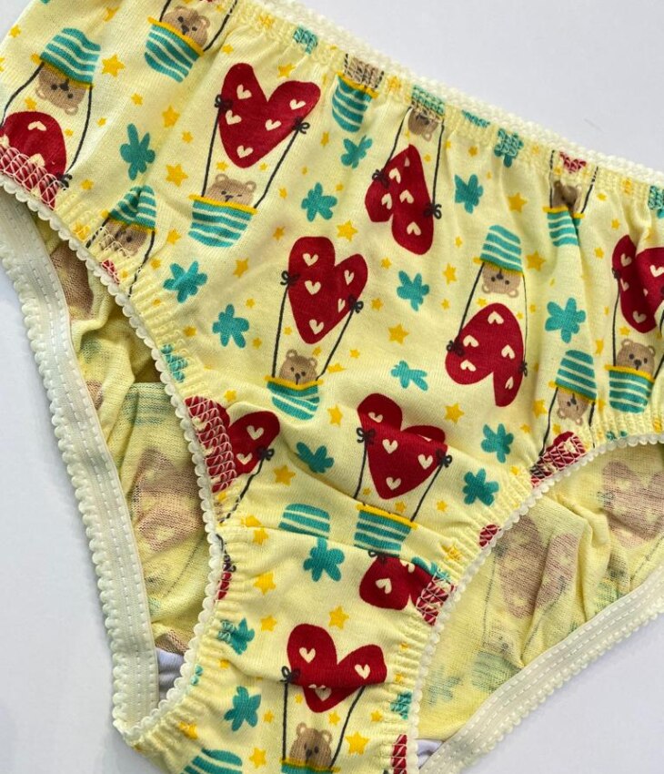 fernandaramoskids com br Kit Calcinha Infantil Feminina Estampada Branca, Amarela e Rosa5