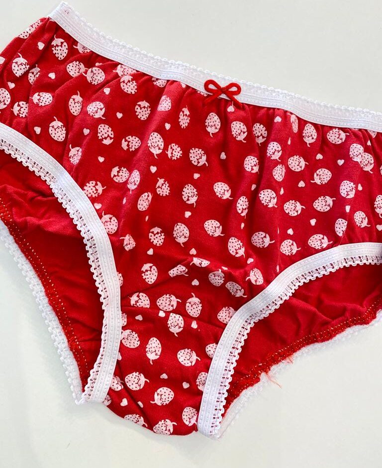 fernandaramoskids com br Kit Calcinha Infantil Feminina Estampada Moranguinhos4