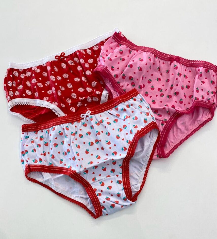 Kit Calcinha Infantil Feminina Estampada Moranguinhos Fernanda Ramos Kids