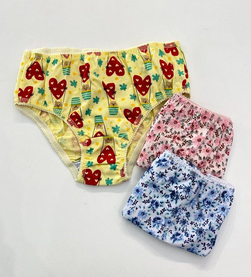 fernandaramoskids com br Kit Calcinha Infantil Feminina Estampada Rosa, Amarela e Branca1
