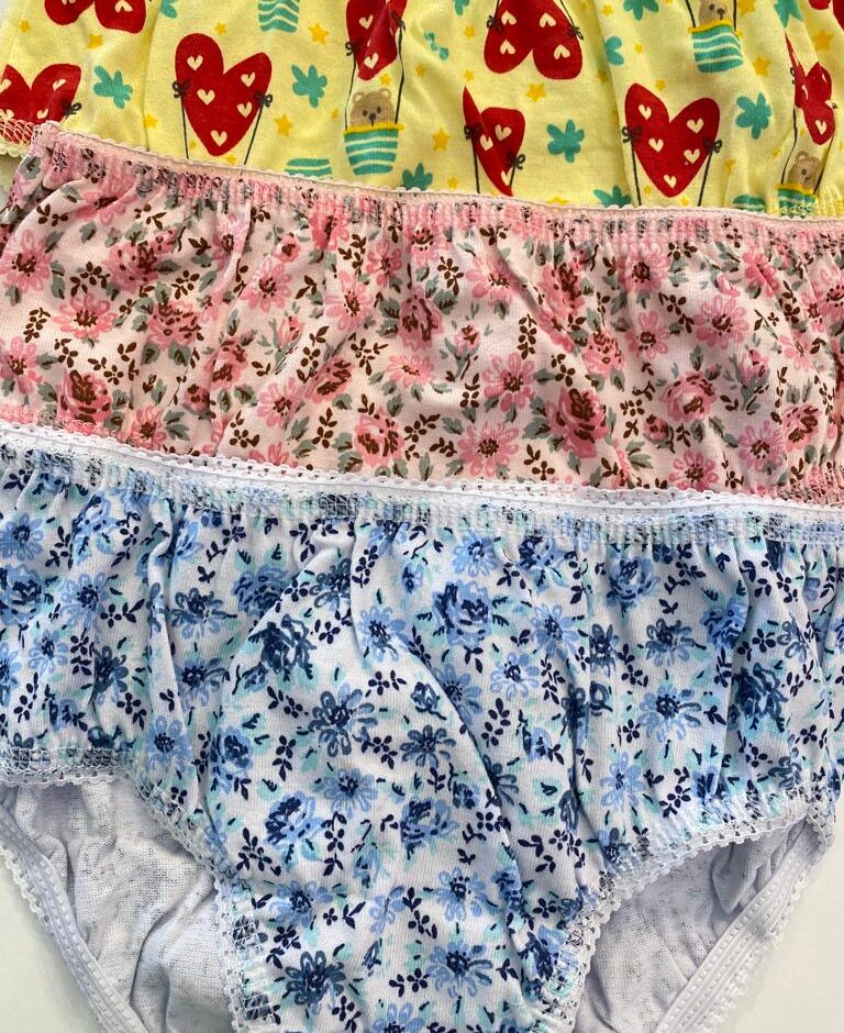 fernandaramoskids com br Kit Calcinha Infantil Feminina Estampada Rosa, Amarela e Branca5