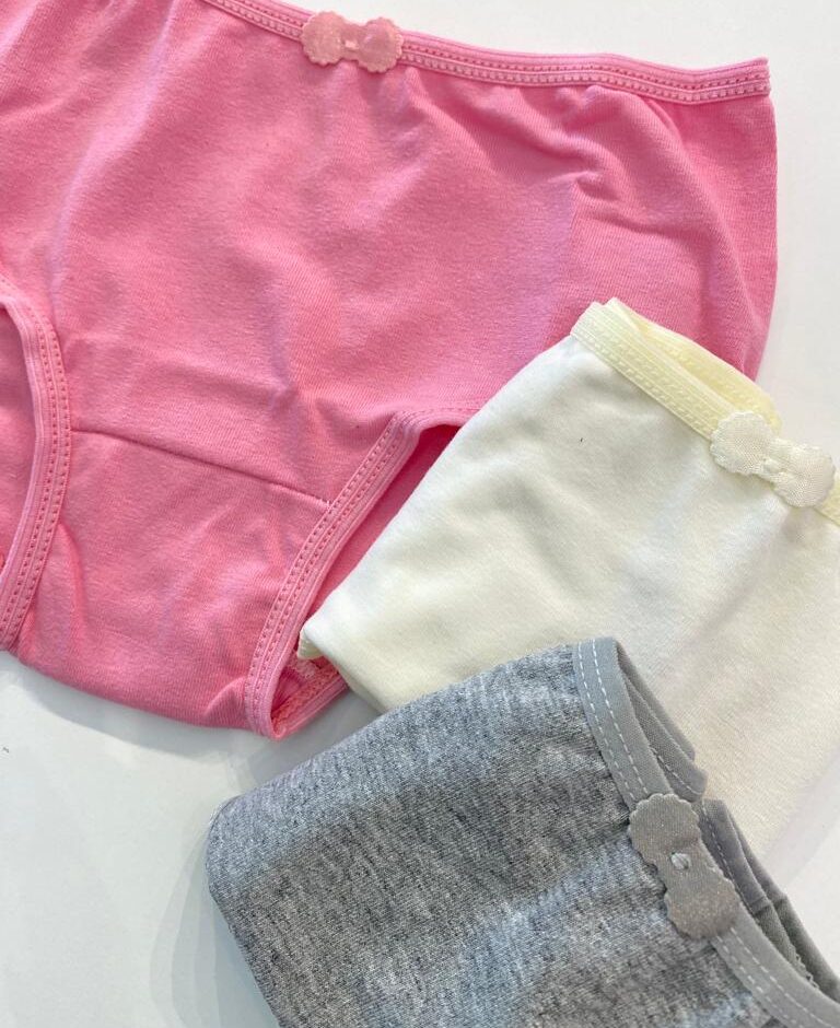 fernandaramoskids com br Kit Calcinha Infantil Feminina Rosa, Off White e Cinza com Lacinho1