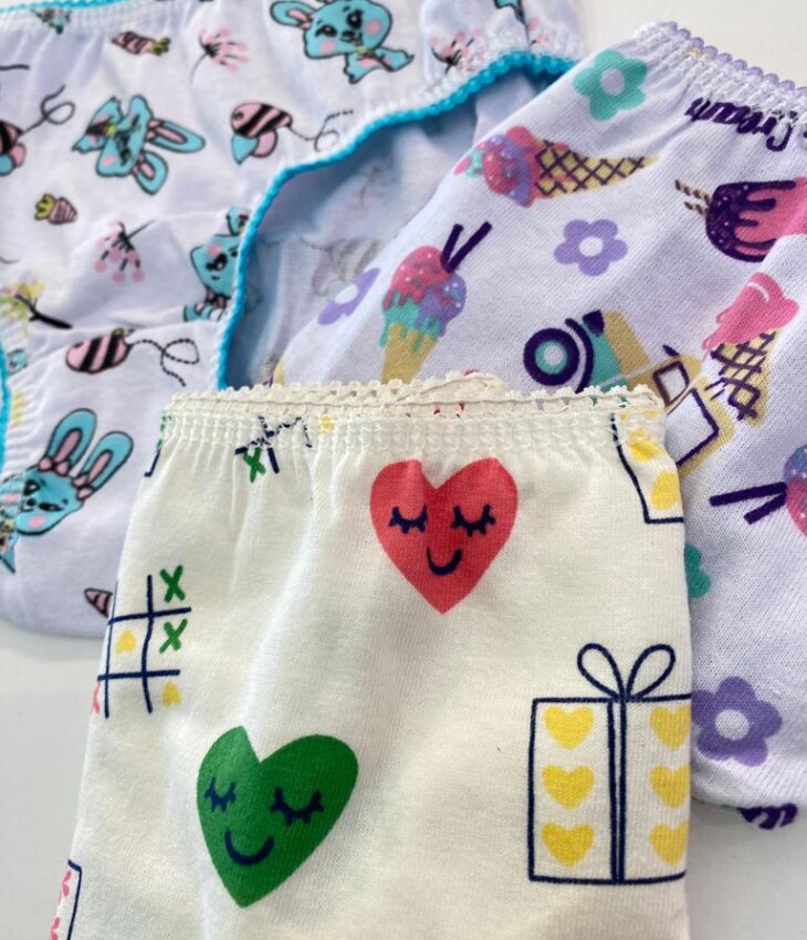 fernandaramoskids com br Kit com 3 Calcinhas Infantil Feminina Estampadas2