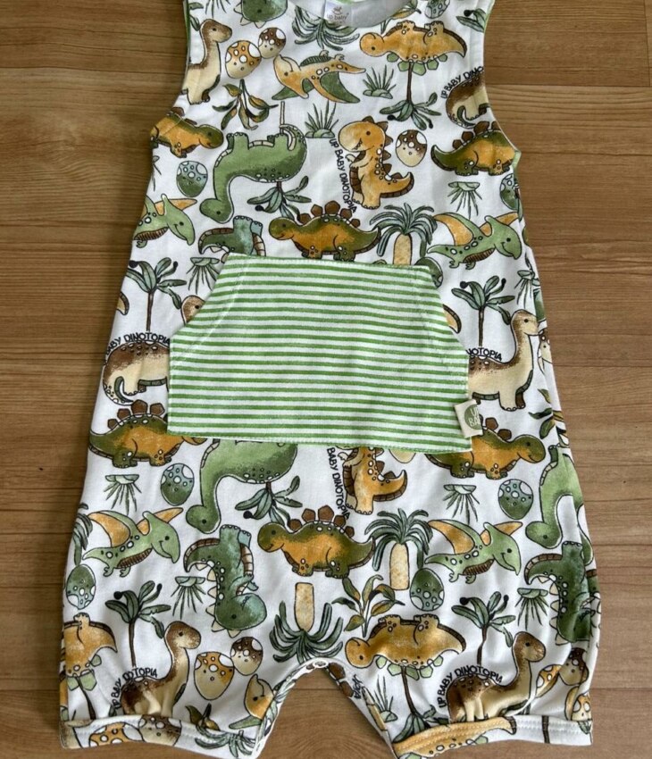 Macaquinho Infantil Masculino Dinossauros com Bolso Listrado Fernanda Ramos Kids