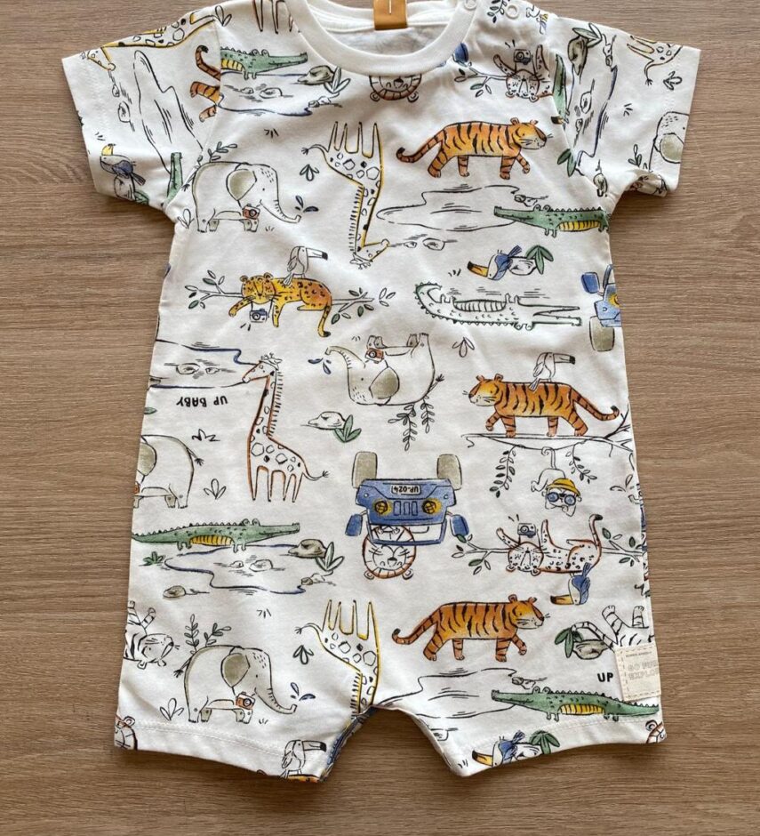 fernandaramoskids com br Macaquinho Infantil Masculino Manga Curta Off White Estampado1