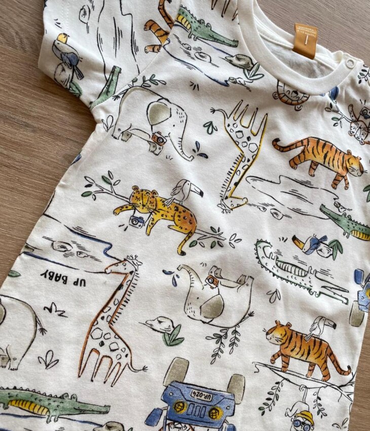 fernandaramoskids com br Macaquinho Infantil Masculino Manga Curta Off White Estampado2