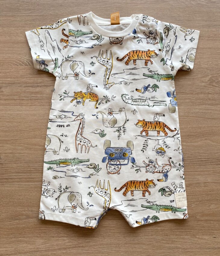 Macaquinho Infantil Masculino Manga Curta Off White Estampado Fernanda Ramos Kids