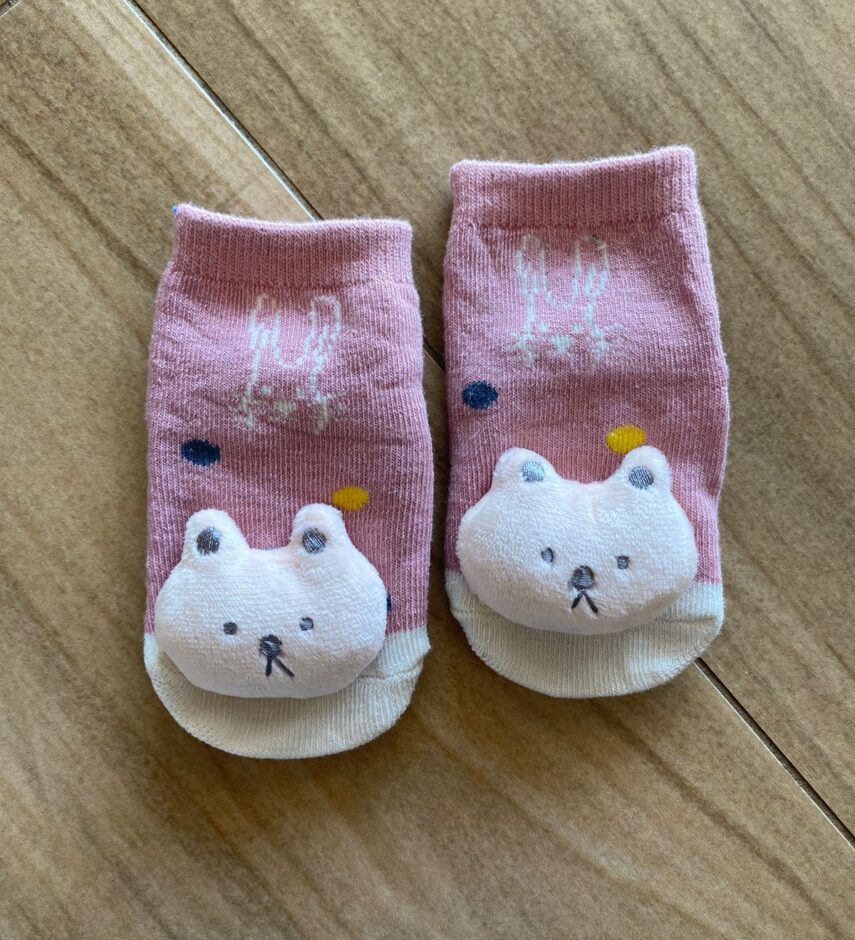 fernandaramoskids com br Meia Infantil Feminina Antiderrapante Rosé com Bichinho3