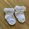 fernandaramoskids com br Meia Infantil Feminina Branca com Detalhe em Renda4