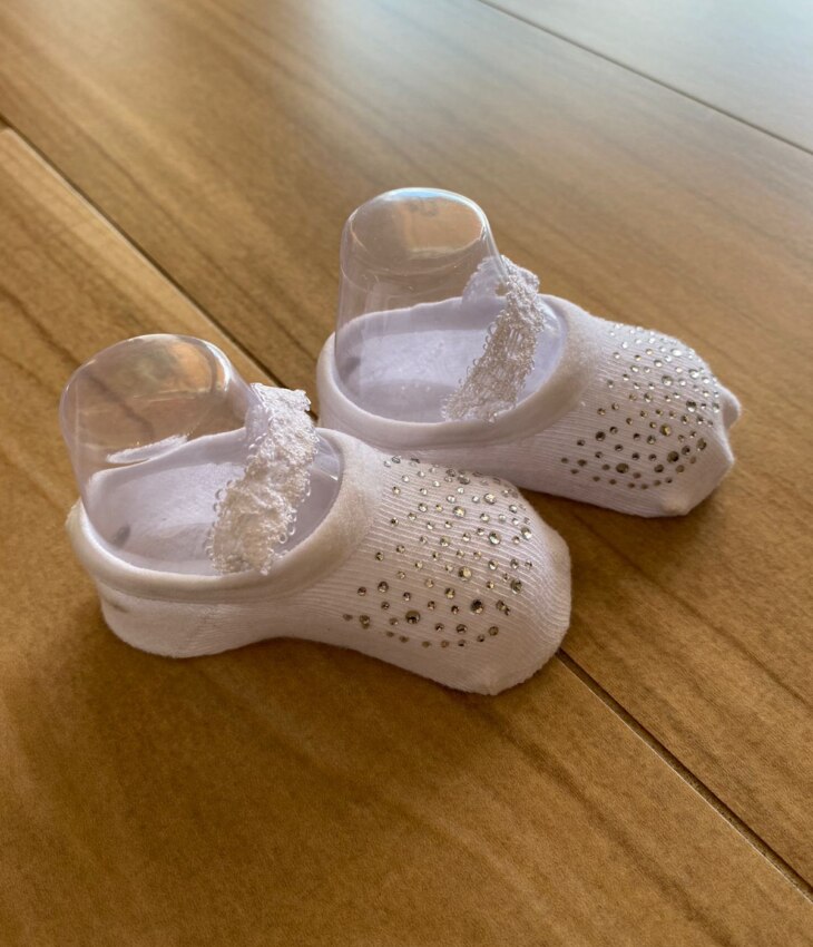 fernandaramoskids com br Meia Infantil Feminina Sapatilha Branca com Strass2