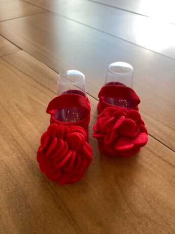 fernandaramoskids com br Meia Infantil Feminina Sapatilha Vermelha com Detalhe em Flor1
