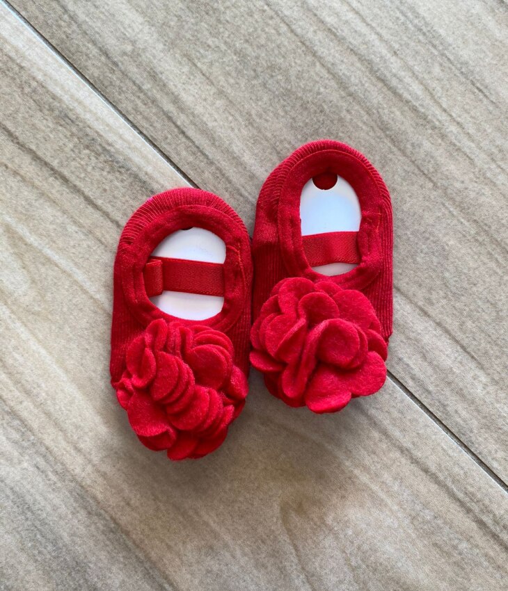fernandaramoskids com br Meia Infantil Feminina Sapatilha Vermelha com Detalhe em Flor4