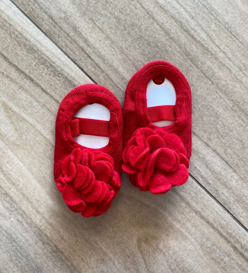 fernandaramoskids com br Meia Infantil Feminina Sapatilha Vermelha com Detalhe em Flor4