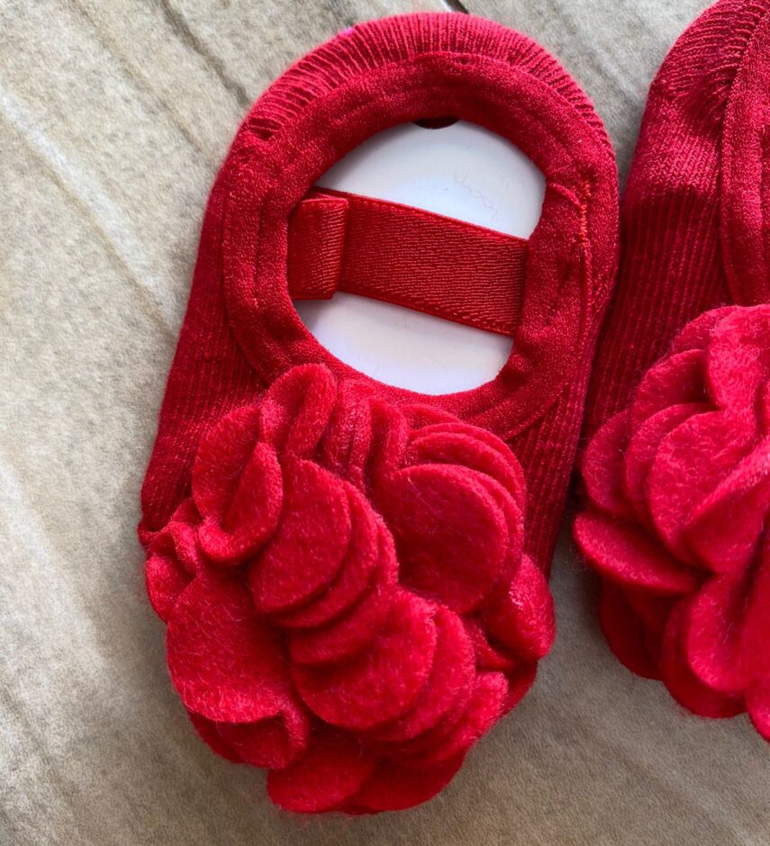 fernandaramoskids com br Meia Infantil Feminina Sapatilha Vermelha com Detalhe em Flor5