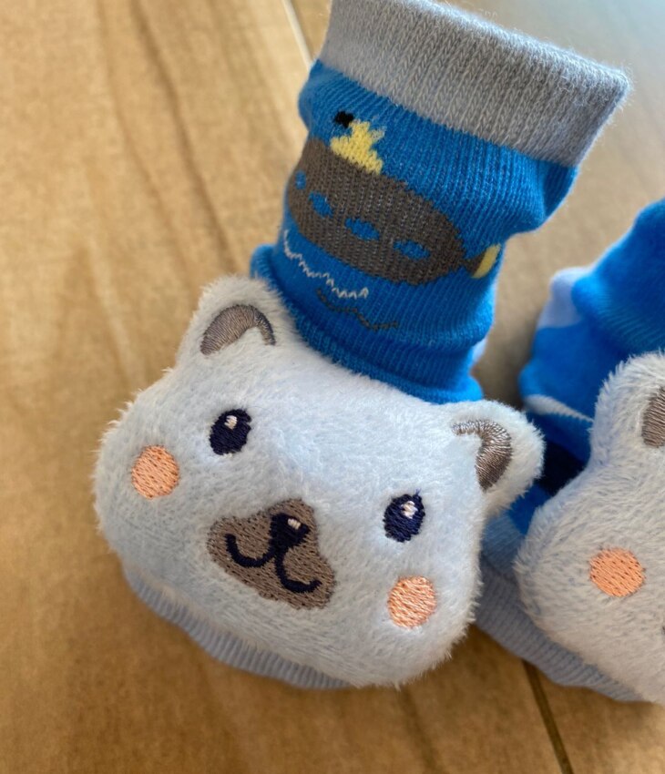 fernandaramoskids com br Meia Infantil Masculina Antiderrapante Azul com Gatinho2