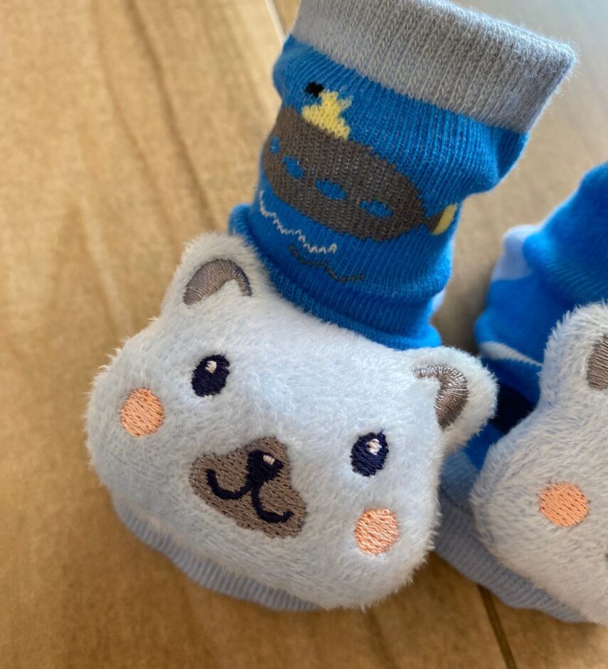fernandaramoskids com br Meia Infantil Masculina Antiderrapante Azul com Gatinho2