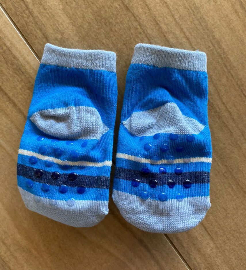 fernandaramoskids com br Meia Infantil Masculina Antiderrapante Azul com Gatinho5